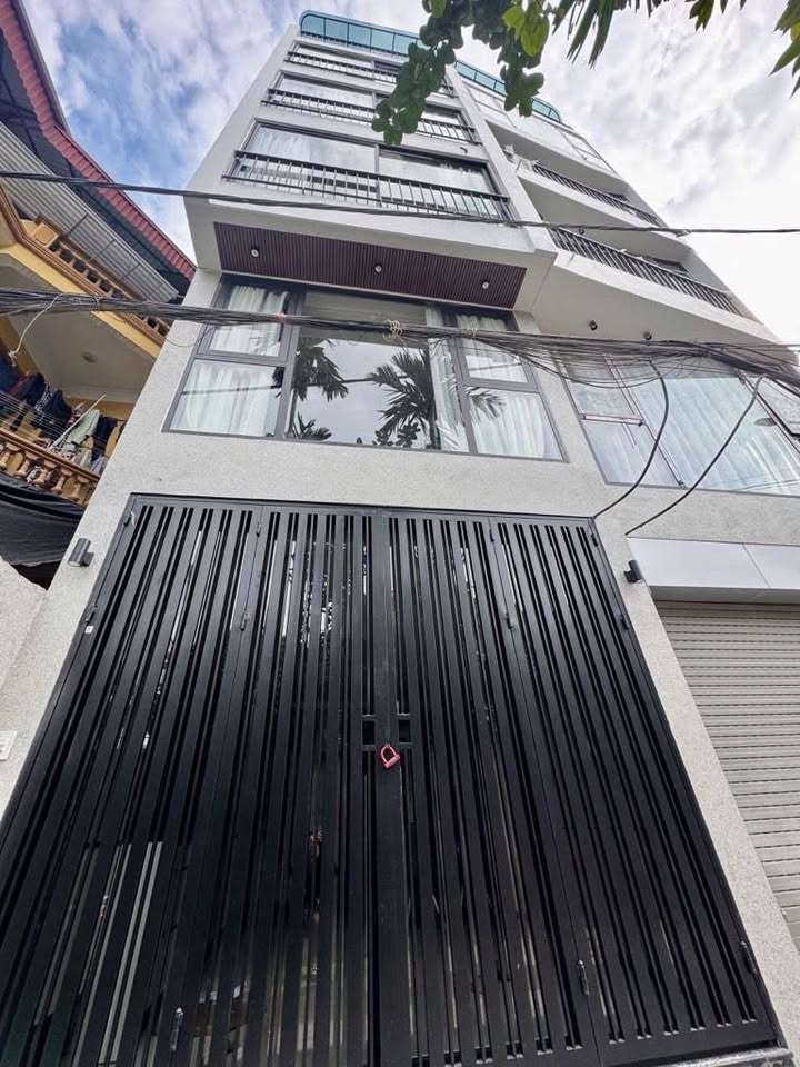 Bán nhà phân lô phố Nguyễn Hoàng 60m² giá chỉ 18 tỷ - Nhà 7 tầng thang máy hiện đại!