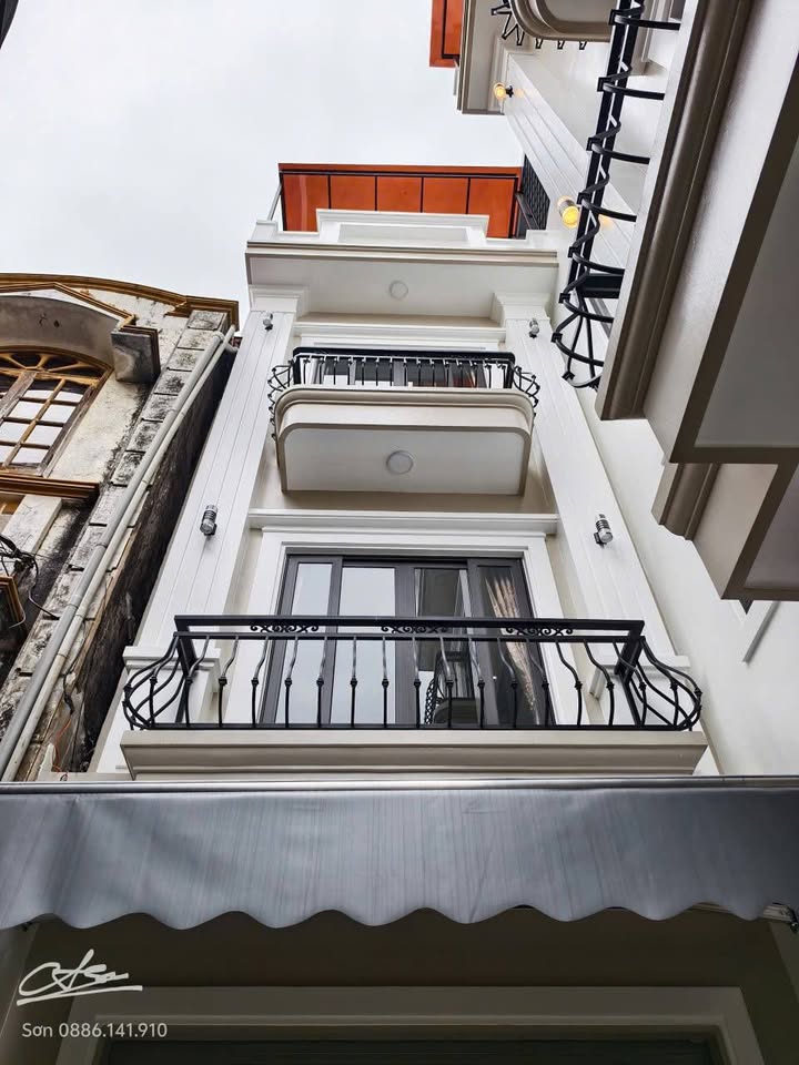 Nhà 4 Tầng Đình Đông - Lê Chân, 56m² giá 4.25 tỷ - Sân để xe rộng rãi!