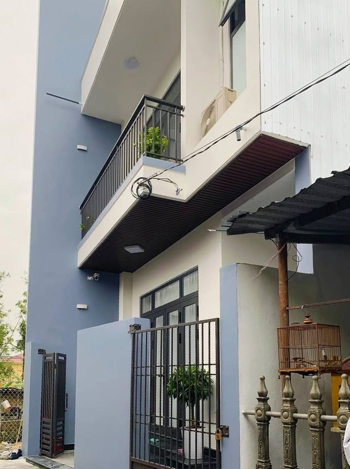 Nhà đẹp 2.5 tầng Công Lương, Thủy Vân 70m² giá 2.39 tỷ - Thiết kế hiện đại và đầy đủ công năng!