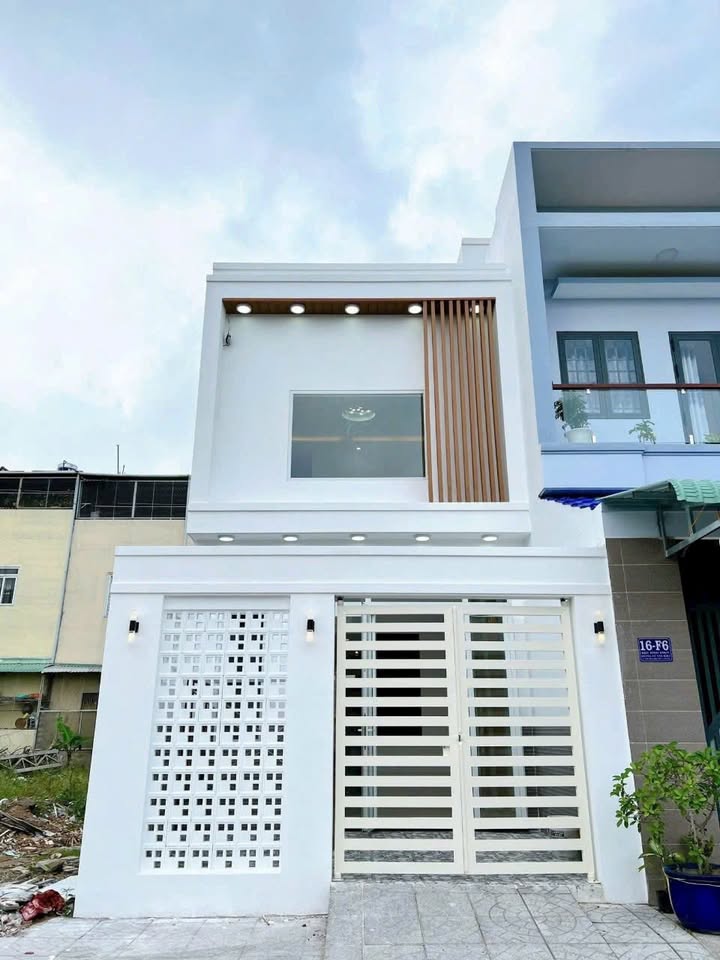 Nhà trệt lửng KDC Bình Nhựt - 85m² giá 4.29 tỷ - Cách AEON Mall chỉ 300m!