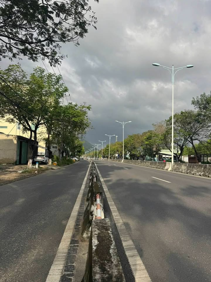 Đất mặt tiền Nguyễn Tất Thành, Phước Đồng 100m² giá 3.8 tỷ - Cơ hội đầu tư tuyệt vời!