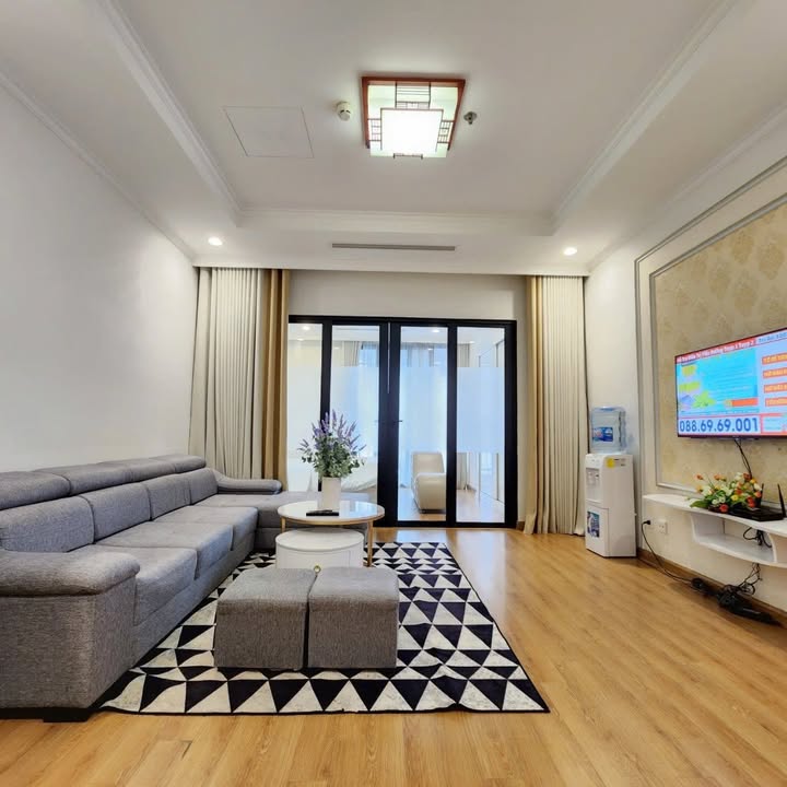 Căn hộ Royal City R6 55m² giá 19 triệu - Tầng cao, full nội thất