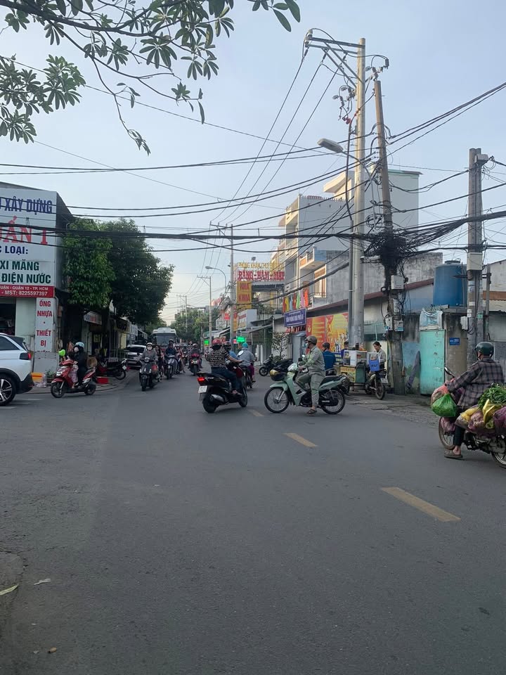 Nhà mặt tiền đường Đông Hưng Thuận 02, Quận 12 - Giá 9.999 tỷ, Kinh doanh tốt ngay!