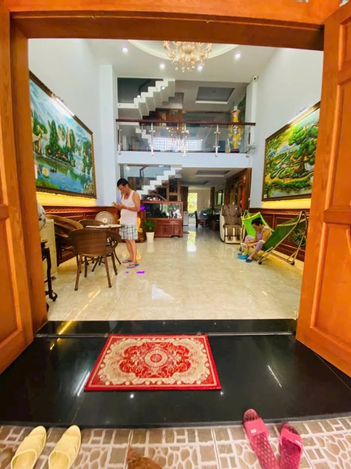 Nhà phố 1/ Thạnh Lộc 37, Q12 diện tích 81m² giá 6.65 tỷ - Thiết kế hiện đại, ô tô vào tận nhà!