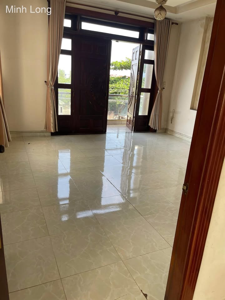 Nhà mặt tiền khu dân cư Hoàng Hải, Hóc Môn 200m² chỉ 15 triệu - Phù hợp làm văn phòng, ở gia đình!