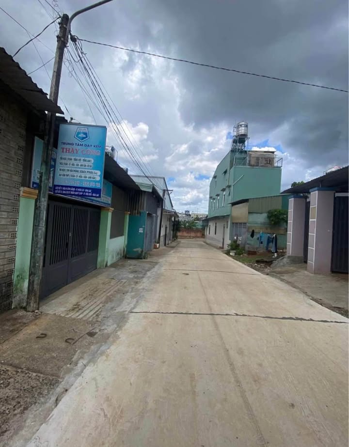 Đất Hẻm Chính Lê Thị Hồng Gấm, Pleiku 297m² giá 3 tỷ - Đường nhựa 8m, Tiện nghi đầy đủ!