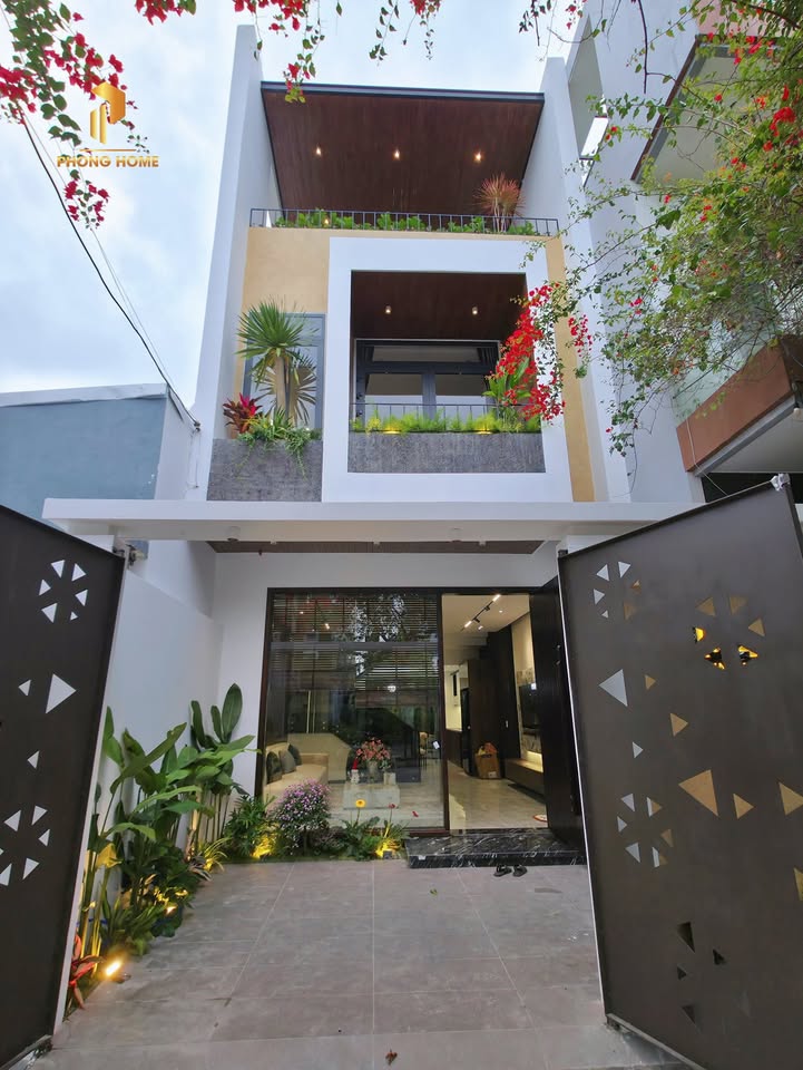 Nhà riêng Hòa Xuân Đà Nẵng 100m² - Vị trí mát mẻ bên bờ sông!