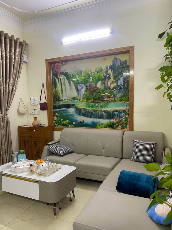 Nhà 3 tầng Cửa Ông 54m² giá 2.6 tỷ - Sẵn sàng vào ở ngay!