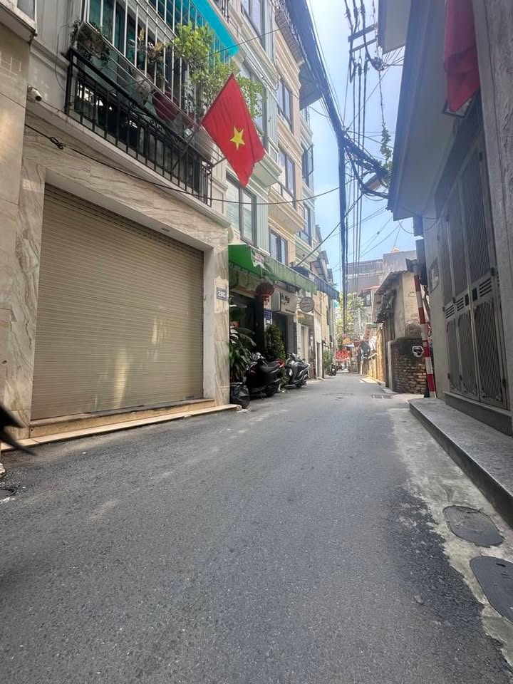 Nhà phố Làng Pháp Vân, Quận Hoàng Mai, 35m² giá thỏa thuận - Kinh doanh hiệu quả!