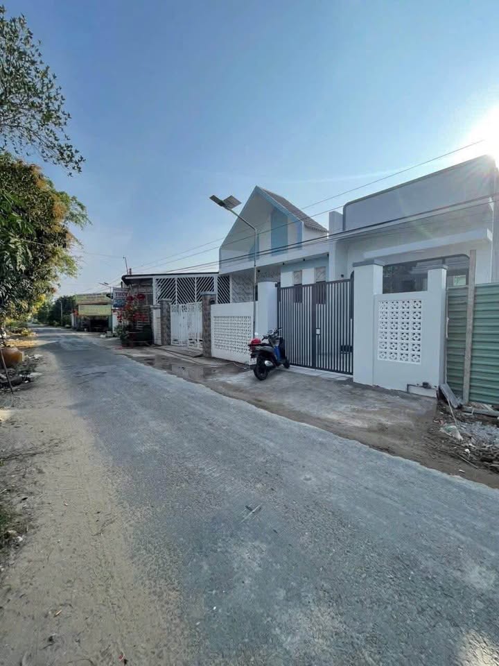 Nhà cấp 4 mới xây đường Quảng Khánh, 112m² chỉ 1.98 tỷ - Chính chủ thương lượng!