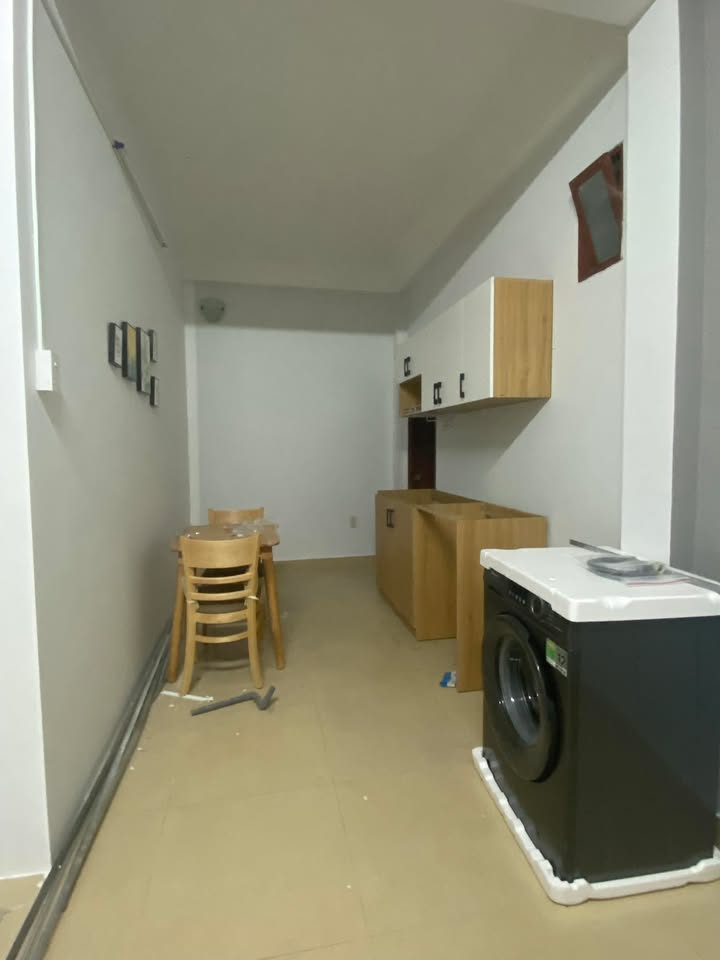 Căn hộ cho thuê đường số 6, phường 4, quận 4 - View thoáng mát, đầy đủ nội thất!