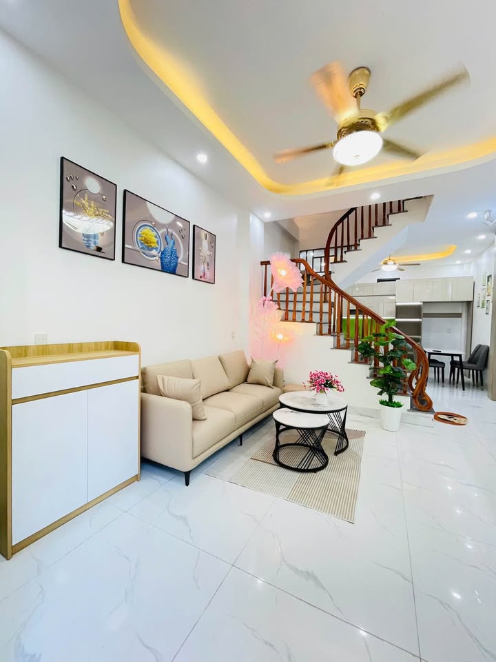 Nhà 3 Tầng Kỳ Bá, Thái Bình 40m² giá 2.1 tỷ - Sổ đỏ chính chủ!