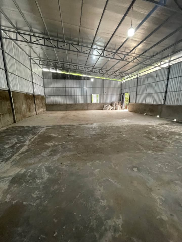 Kho cho thuê KDC Hưng Phú 150m² giá 6 triệu - Không gian rộng rãi, thuận tiện!