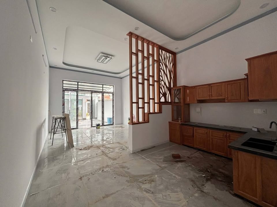 Nhà phố Trường Chinh, Kon Tum 125m² giá 1.7 tỷ - An ninh tốt, sân ô tô