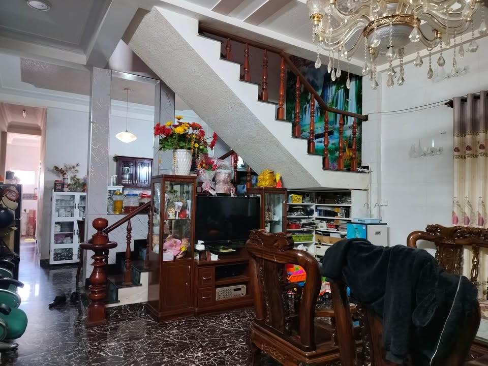 Nhà đẹp 3 tầng tại Đà Lạt 111.63m² giá 9 tỷ - Tiện ích đầy đủ, sẵn sàng ở ngay!