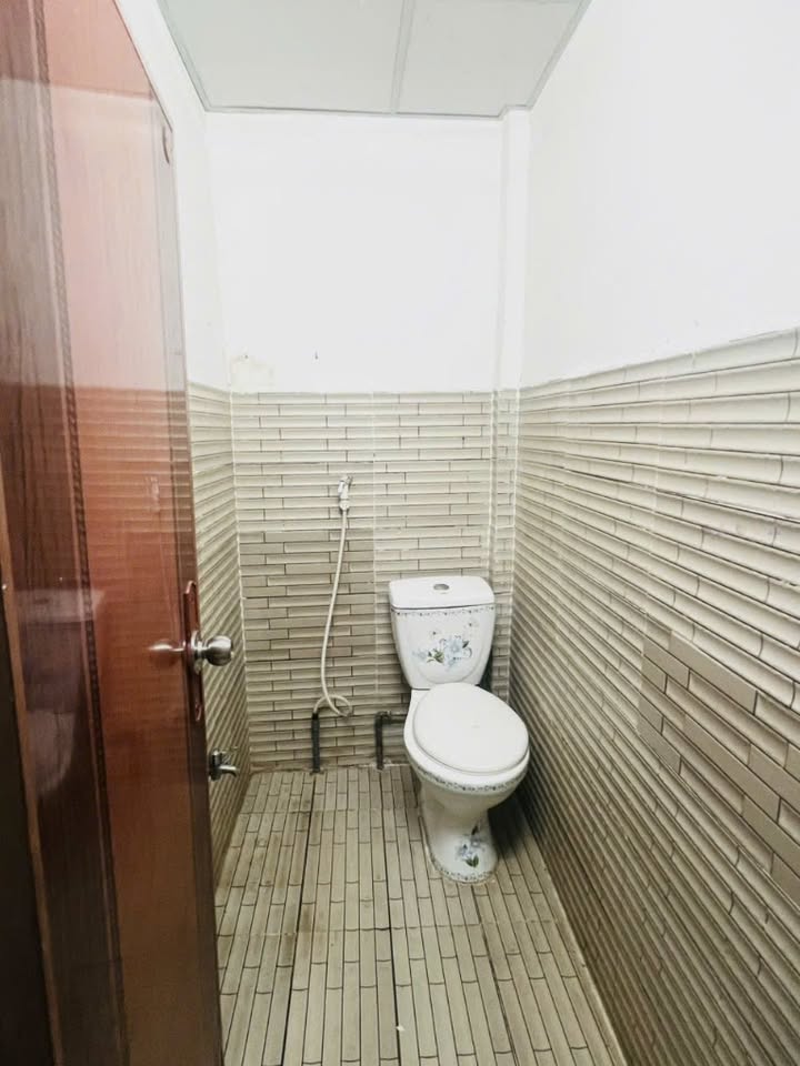 Front House Nguyễn Văn Cừ 48m² giá 5 triệu - Tiềm năng phát triển gần ĐH Công Nghệ!