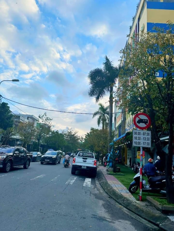 Nhà cấp 4 Đường Hòa Mỹ 1, quận Liên Chiểu, 100m² - Giá 5.05 tỷ, chính chủ bán!