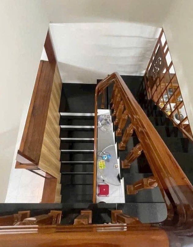 Nhà Đẹp 2 Tầng Hẻm Trương Định 115m² giá 2.7 tỷ - Đầy đủ nội thất sang trọng