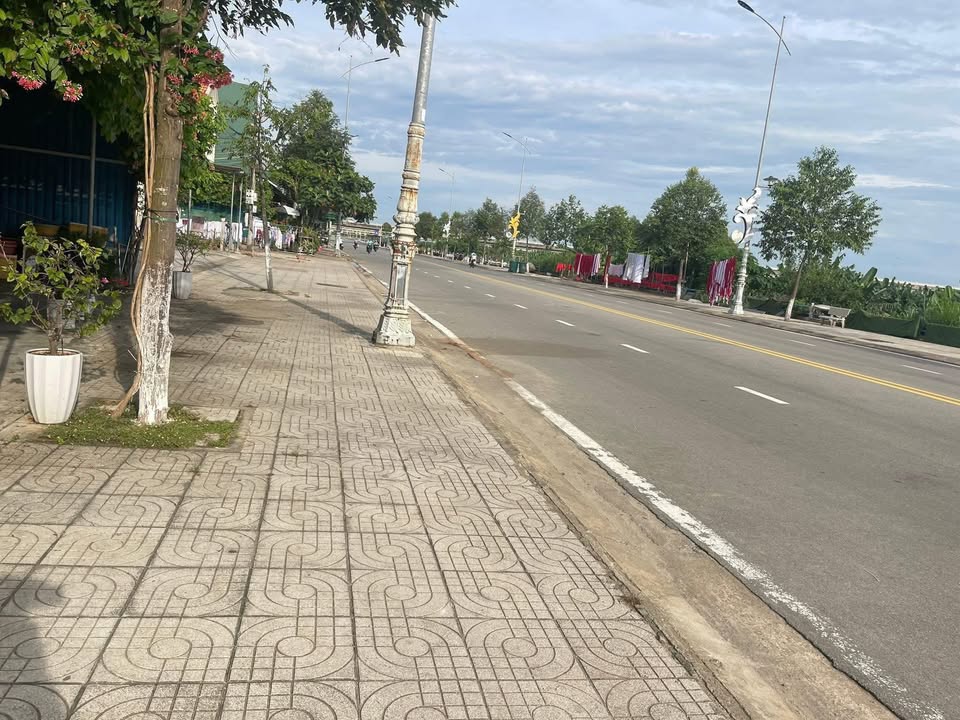 Đất nền mặt tiền đường Chính Mỹ Trà - Mỹ Khê 250m² giá 4 tỷ - Cơ hội đầu tư sinh lời!