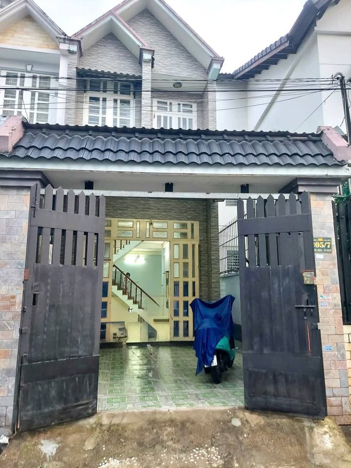 Nhà 2 tầng Tân Xuân Hóc Môn 100m² giá 5.4 tỷ - Sổ hồng riêng chính chủ!