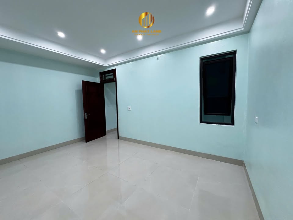 Nhà 3 tầng mới xây tại Ninh Khánh 84m² giá thỏa thuận - Phong thủy tốt, tiện ích đầy đủ!