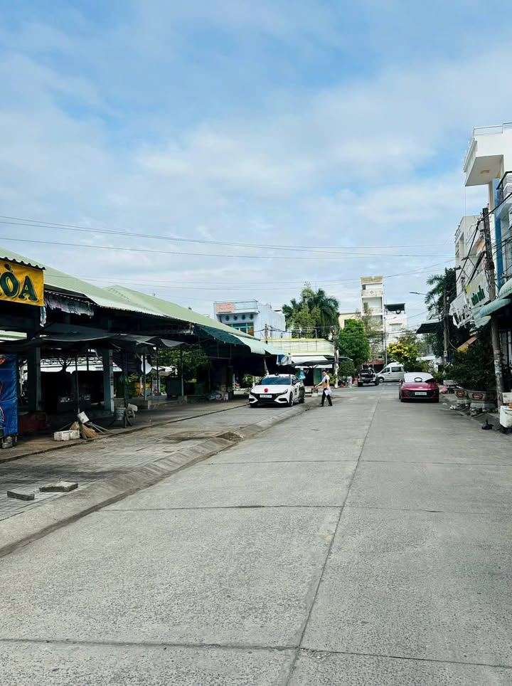 Nhà cho thuê 2 tầng tại chợ Xẻo Trôm, Mỹ Phước - Giá 10 triệu/tháng, hướng Đông Nam!