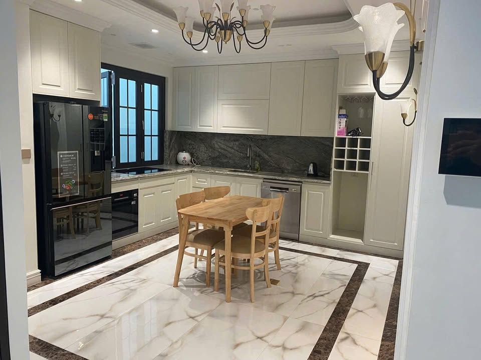 Căn hộ 1 phòng ngủ tại Kim Mã, Ba Đình 60m² - Thiết kế tân cổ điển sang trọng!