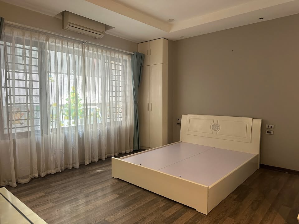 Chung cư mini Đặng Tất Ba Đình 60m² giá 11.8 triệu - Full nội thất, gần Hồ Tây!