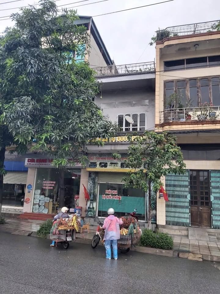 Nhà cho thuê mặt đường Hoàng Quốc Việt 2 tầng, giá 5 triệu/tháng - Kinh doanh thuận lợi!