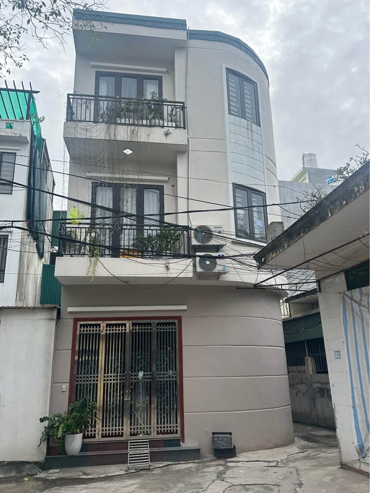 Nhà 3 tầng góc Bồ Xuyên 40.1m² giá 3 tỷ - Thiết kế hiện đại, vị trí đắc địa!