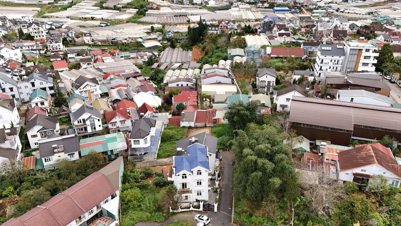 Đất nền đường Vạn Hạnh, Đà Lạt 216.5m² giá 8.2 tỷ - VIEW ĐẸP VĨNH VIỄN!