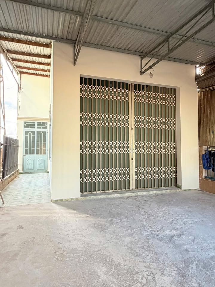 Nhà mặt tiền 144m² đường Nguyễn Văn Cừ, Ea Drăng - Kinh doanh sầm uất chỉ 2.79 tỷ!