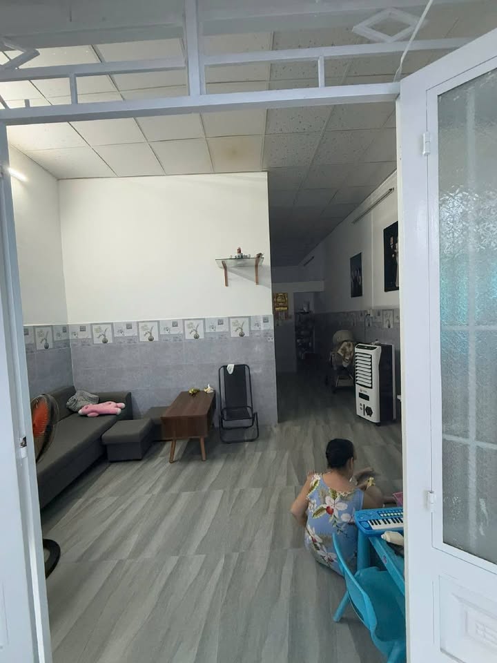 Bán nhà kiệt Lê Duẩn, Thanh Khê, Đà Nẵng 52m² - Giá chỉ 2.7 tỷ, tiện ích đầy đủ!