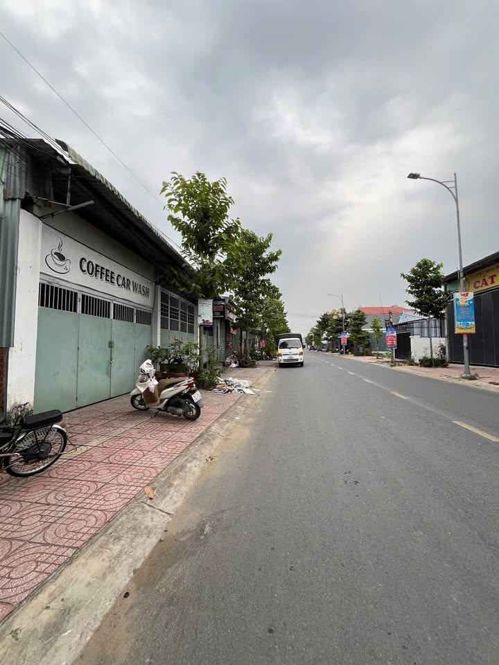 Kho bán mặt tiền đường Cao Đăng Chiếm, Cai Lậy, 300m² giá 5 tỷ - Cơ hội đầu tư tuyệt vời!