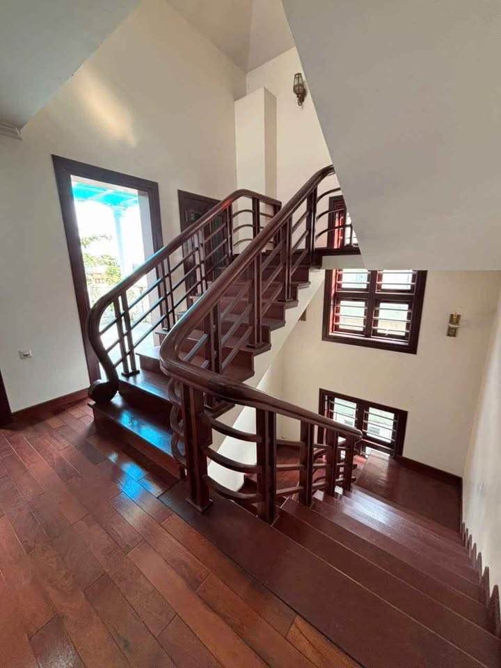 Biệt thự TP Giao Lưu, Phạm Văn Đồng 200m² - Cho thuê gấp, view hồ đẹp!