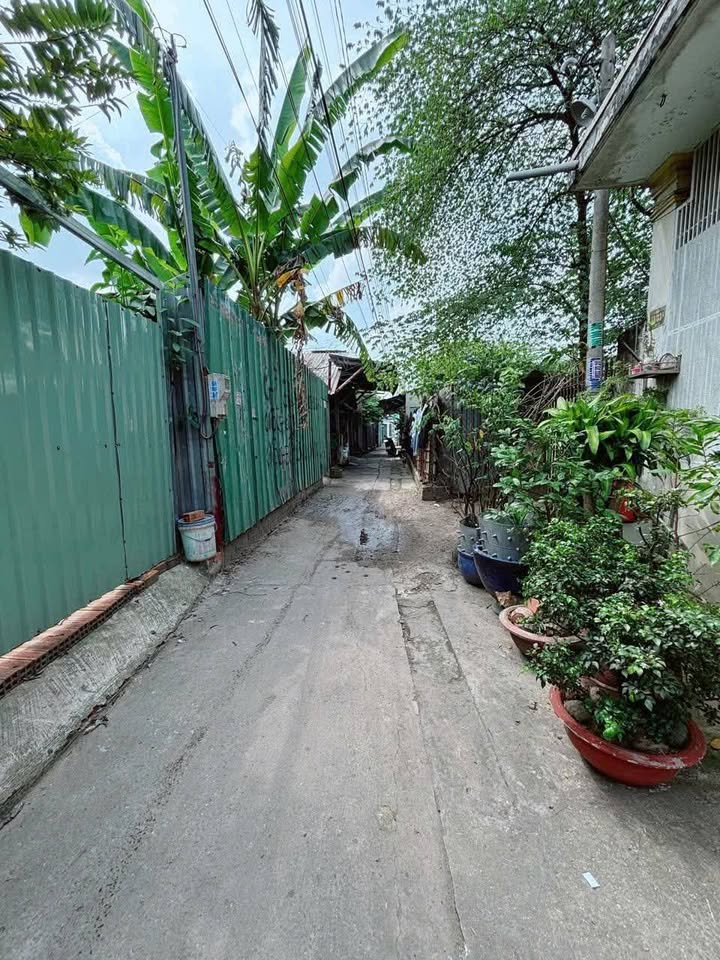 Đất thổ cư 56m² tại Bà Điểm, Hóc Môn - Sổ hồng chính chủ, giá 2.75 tỷ!