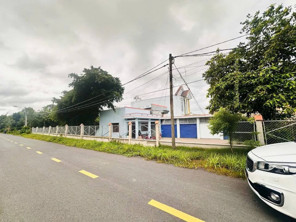 Nhà vườn góc hai mặt tiền Bùi Thị Điệt, Củ Chi 566m² - Phong thủy tốt, giá 4 tỷ!