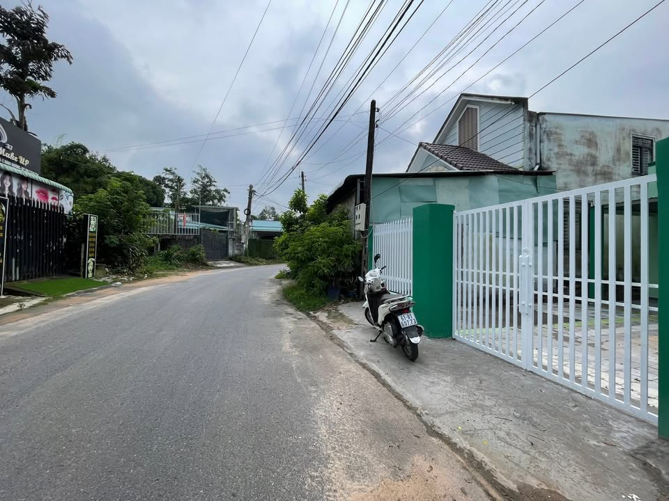 Nhà cấp 4 Tương Bình Hiệp 150m² giá chỉ 3 tỷ - Mặt tiền đường nhựa thông thoáng!