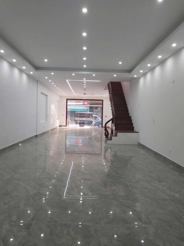 Nhà mặt phố Nam Ngạn 150m² giá 8 tỷ - Cơ hội đầu tư hiếm có!