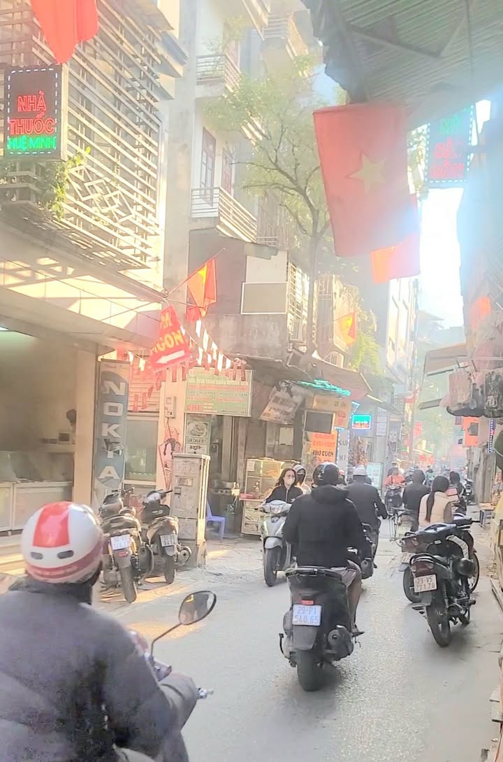 Nhà mặt phố Yên Hòa, Cầu Giấy 60m² giá 21.5 tỷ - Cơ hội đầu tư tuyệt vời!