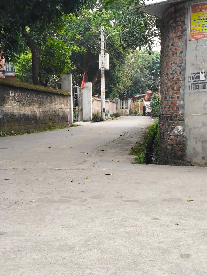 Đất đẹp Trạm Lộ Thuận Thành 90m² giá 2 tỷ - Sổ đỏ chính chủ, ô tô đỗ cửa!