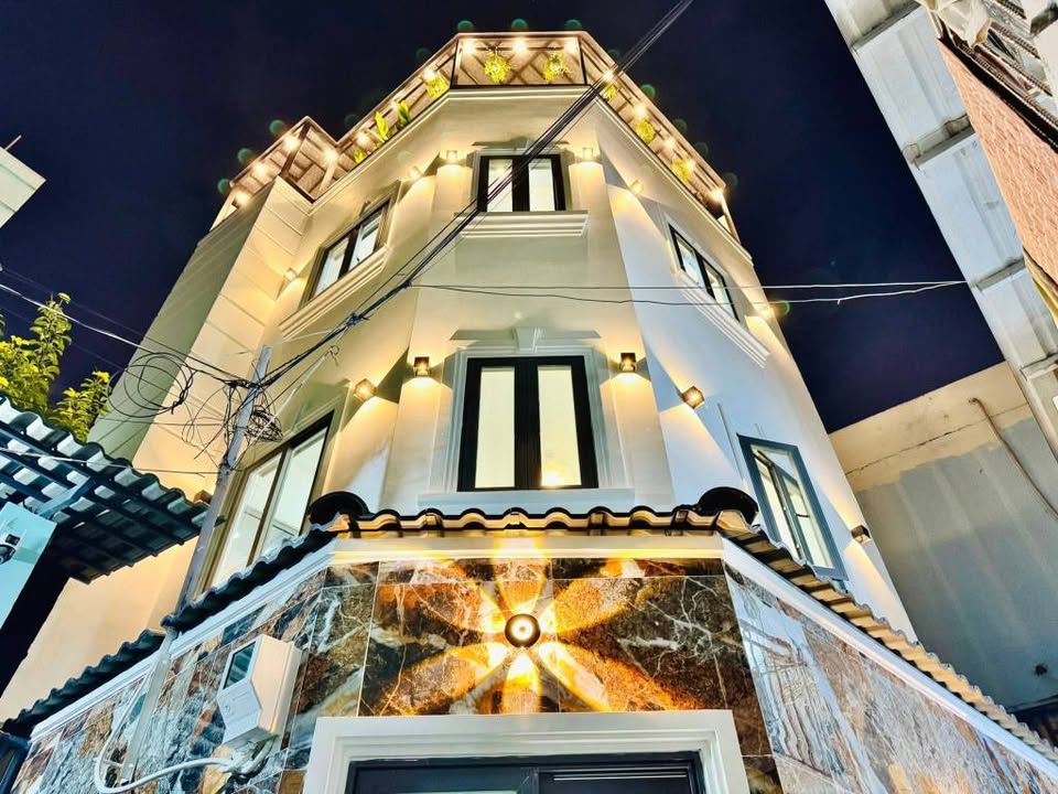 Nhà đẹp 4 tầng căn góc 2 mặt thoáng Phan Văn Trị 28m² giá 4.75 tỷ - Full nội thất mới