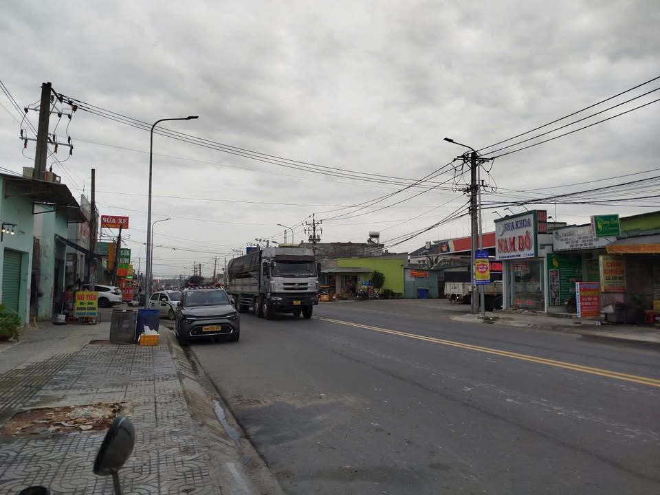 FrontHouse mặt tiền đường Võ Thị Sáu, Tân Phước Khánh 200m² giá 5 tỷ - Kinh doanh thuận lợi!