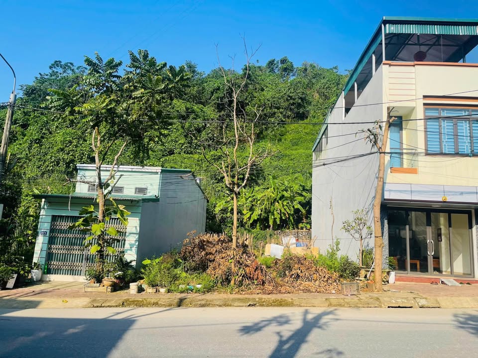 Đất mặt đường 156, Duyên Hải, Lào Cai 200m² giá 2.79 tỷ - Vị trí đắc địa gần cửa khẩu!