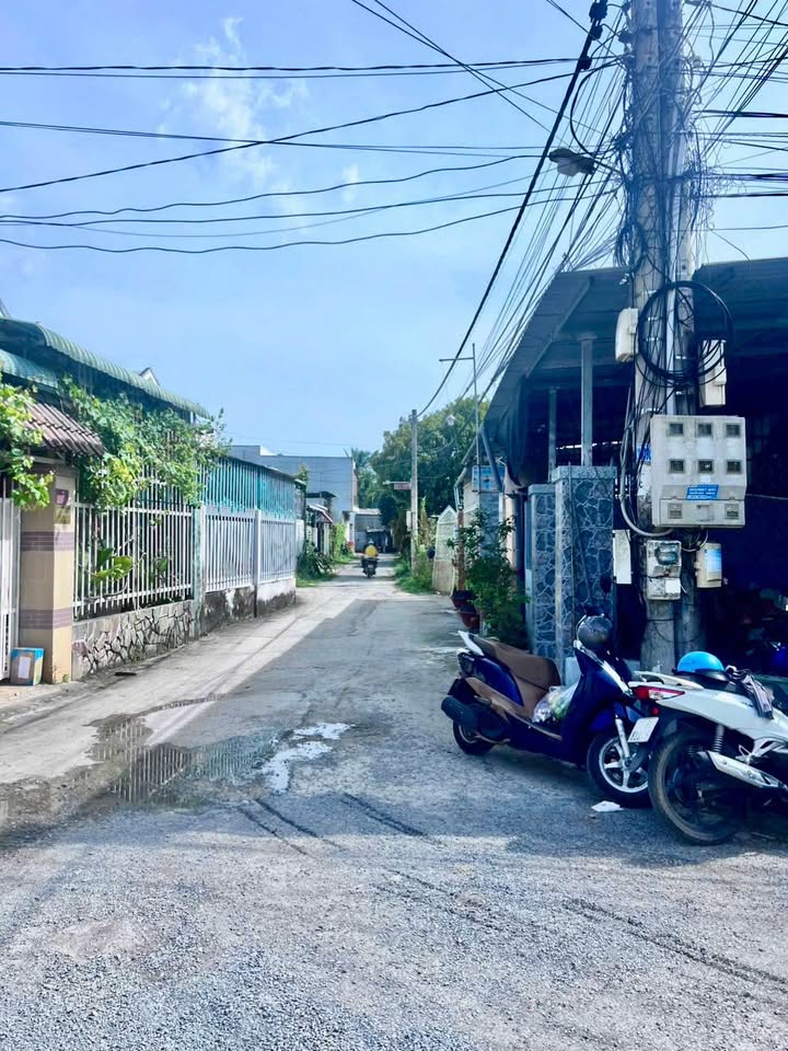 Bán nhà khu dân cư SOS Phú Nhuận, An Hội, Bến Tre - Diện tích 135m², giá 2 tỷ - Nhà đẹp, hoàn công đầy đủ!