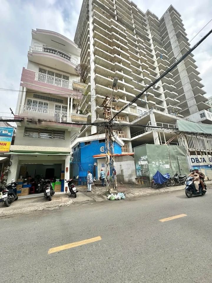 Nhà phố kinh doanh tại Chợ Tân Thành, Quận 5, 51.6m² giá 14.2 tỷ - Sẵn sàng vào ở ngay!
