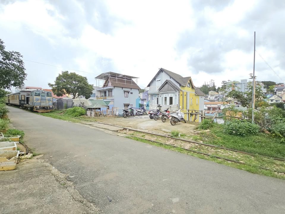 Nhà riêng Quang Trung Đà Lạt 269m² giá 11.5 tỷ - Giảm cực sốc 2.5 tỷ!