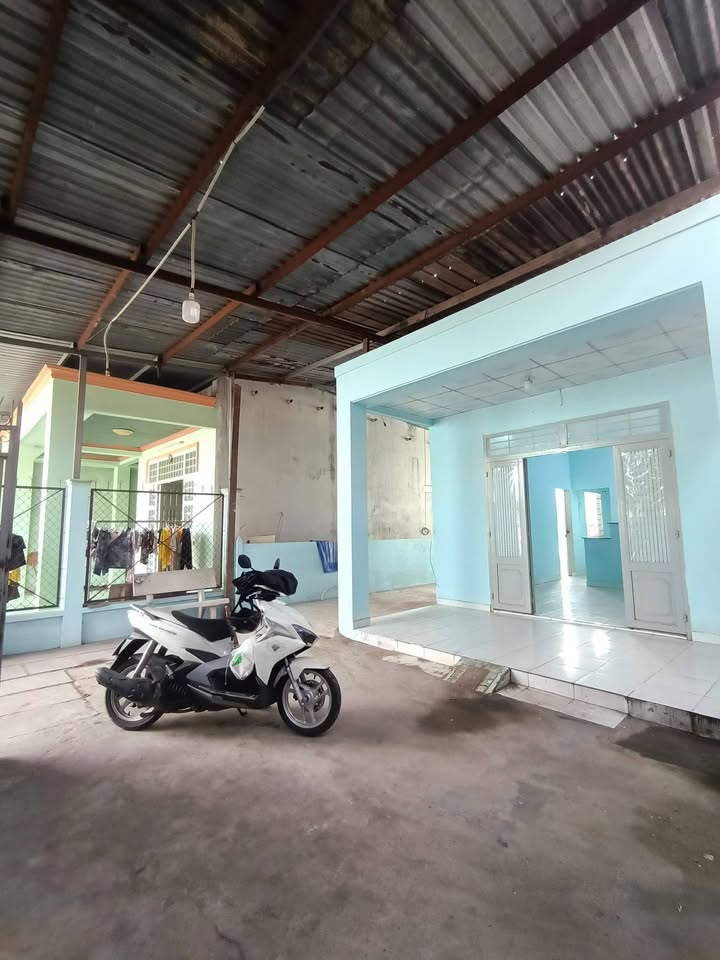 Nhà riêng Tân Thạnh Đông 131m² giá 2.35 tỷ - Ô tô vào tận nhà!