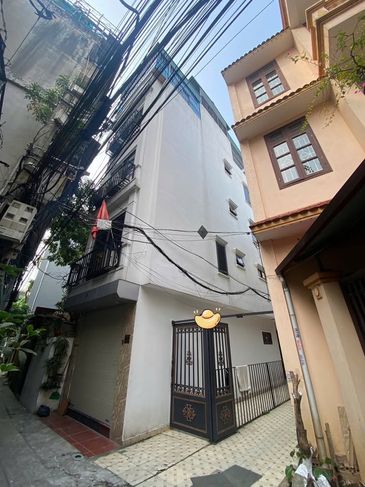 Nhà 5 tầng Ngọc Thụy, Long Biên 51m² giá 8.3 tỷ - Lô góc thoáng mát!
