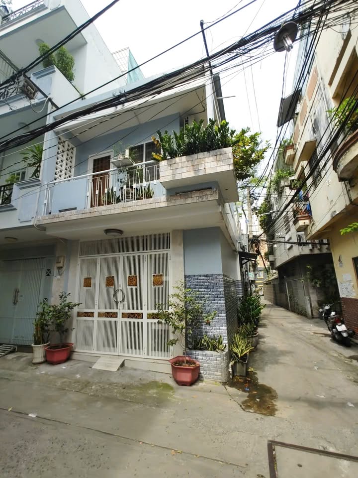 Bán gấp nhà góc 2 mặt tiền đường Số 7, Quận 3, diện tích 40m² - Cơ hội đầu tư tuyệt vời!